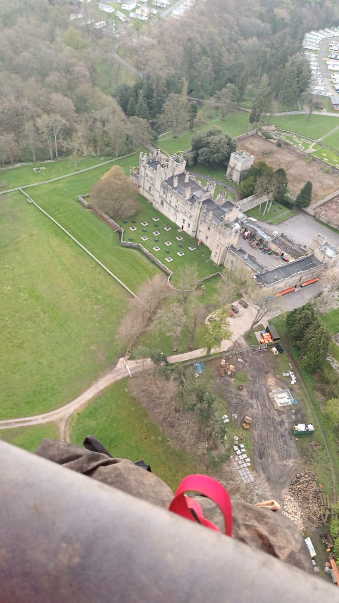 being_herself's tweet photo. @VirginBalloons 
A wonderful morning floating up and away at Witton Castle. A belated birthday present i got 3hrs ago but worth the wait.
#FloatingLegend 
#middlemousedaysout
Thankyou to the staff.. and heres looking at you... https://t.co/mVSOW54OUi