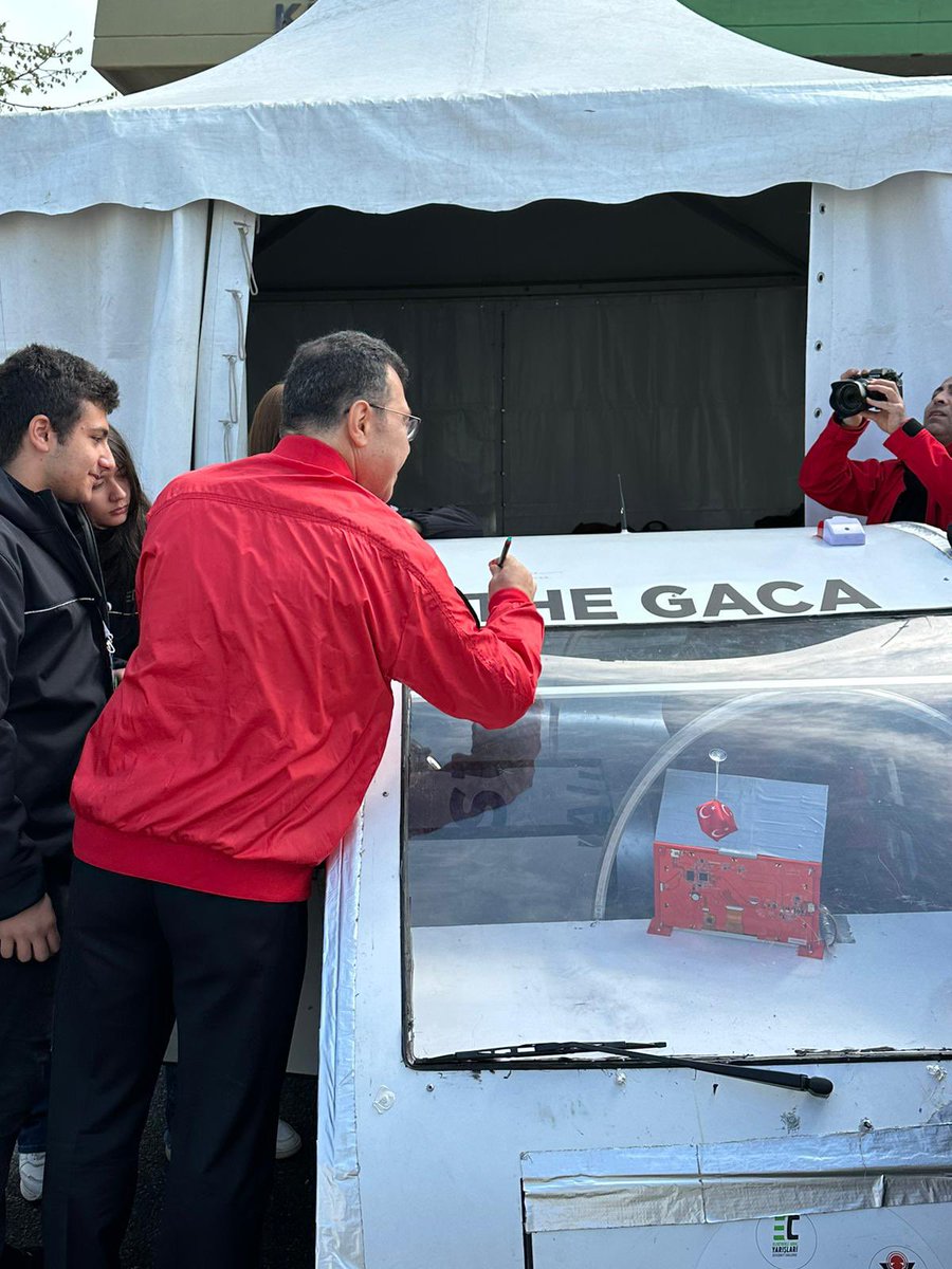 TÜBİTAK Başkanı Prof. Dr. Sayın Hasan MANDAL, TEKNOFEST Liselerarası EC Elektrikli Araç Yarışlarına katılan The Gaca takımımızı ziyaret ederek, aracımızı imzaladı. Takımımıza, başarılar diledi. Sn. Prof. Dr. Hasan MANDAL'a  destek ve ilgileri icin teşekkür ederiz.

<a href="/Tubitak/">TÜBİTAK</a>