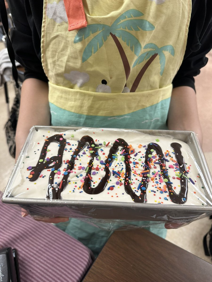 JCarterFCS's tweet photo. Homemade ice cream!!! 🍦
Swirl. Chocolate. Vanilla.
Living the sweet life at WARREN HS! 💜 #warrencte #FCS
#introtoculinary @warrenfcs https://t.co/TzMWCJ5ERC