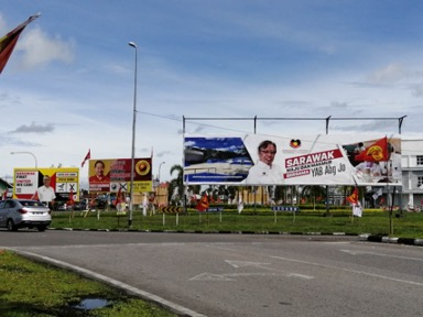 PacificAffairs's tweet photo. Ik Tien Ngu's abstract for his #forthcoming perspectives piece titled, "Moderation of Sarawak Regionalism in Malaysia’s 15th General Elections" is now available in English and Chinese language on our website.

@ngu_ik @unimalaya

https://t.co/q0BPVAHy14 https://t.co/U4c3oGXm4y