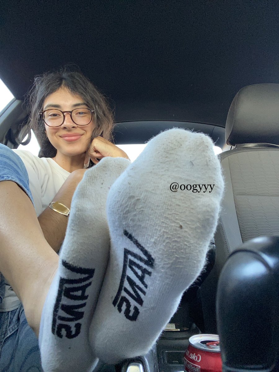 oogyyy's tweet photo. They are Soo stinky ,I’ve been in my Birkees all day. Findom footslave socks finsub https://t.co/gTz9w3XqAh