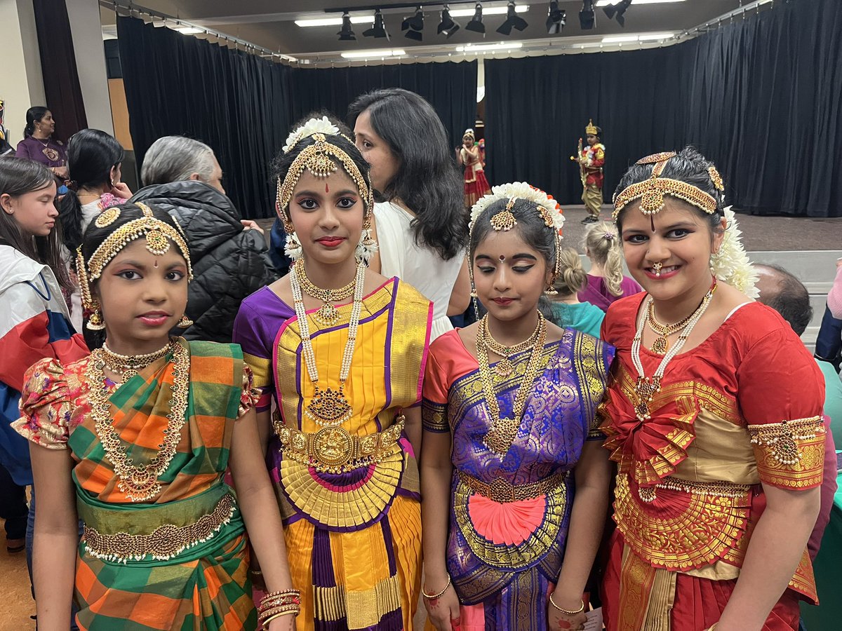 ForestViewES's tweet photo. Celebrating families and sharing their culture, food, music, and dance @everettschool https://t.co/Ykbl5kRbpJ