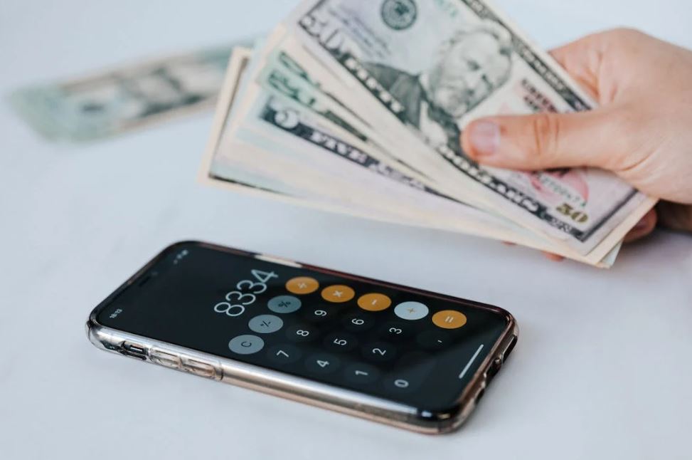 Many Americans have a 401(k), but few realize the significant drawbacks that come with it. Here are the five biggest 401(k) drawbacks and what you should do with your money instead: loom.ly/9jF5eGc #money #wealth