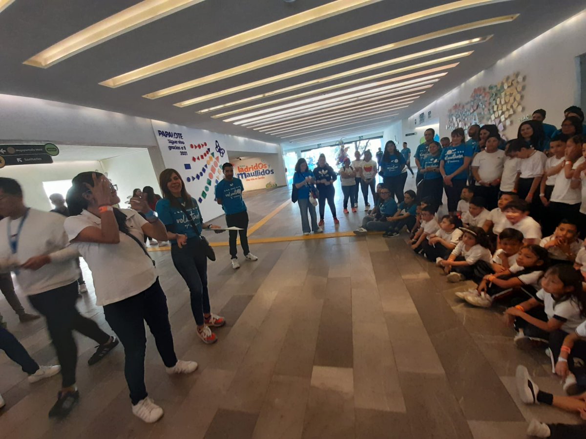 Un día maravilloso en que los niños aprendieron con diversión. Por un mundo más inclusivo de las personas con discapacidad auditiva. #laalegríadeescuchar <a href="/Papalote_Museo/">Papalote Museo</a>  <a href="/FTelefonicaMX/">Fundación Telefónica Movistar México</a>  <a href="/IppliapOficial/">IPPLIAP</a>