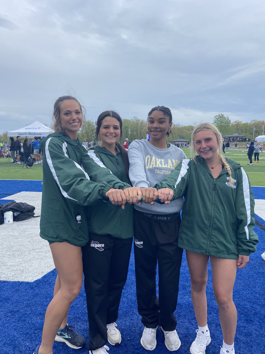De Soto Girls Track and Field tweet media