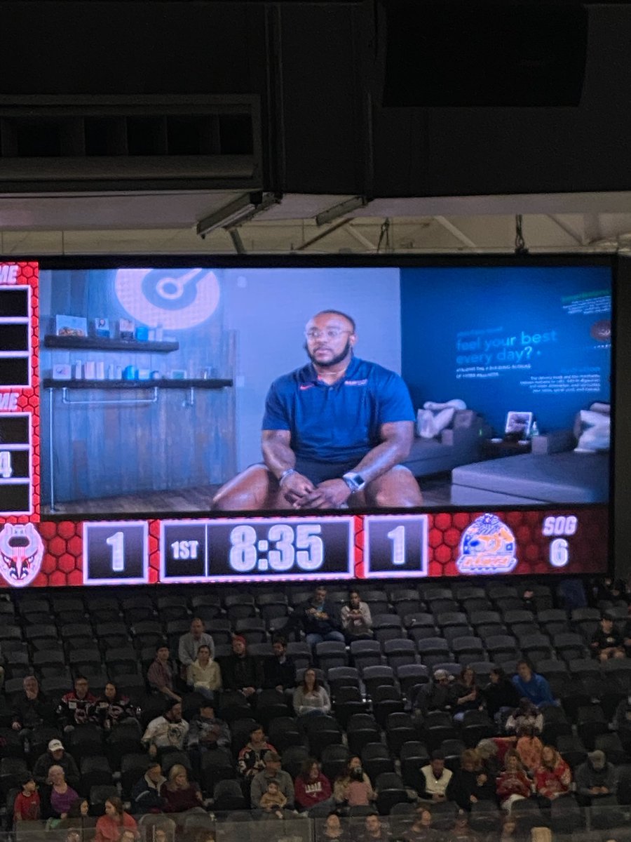 <a href="/SoConSports/">The Southern Conference</a> champ <a href="/SamfordFootball/">Samford Football</a> Dogs represented during intermission <a href="/BullsBirmingham/">Birmingham Bulls</a> 

(Tay Berry) <a href="/TayBerry9/">Tay Berry</a> 
(Peyton Ringer) @Smash_Ringer

<a href="/SamfordU/">Samford University</a> <a href="/ChooseSamford/">Samford University Admission</a>