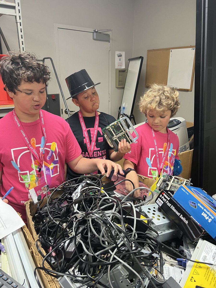 We had a great day today with #BYKTWD, with lots of activities and a scavenger hunt throughout Ruston campus. <a href="/SellPhones4/">EB</a> <a href="/jeafig/">Jeannette F</a> <a href="/Melissa_D33/">Melissa Douglas</a>