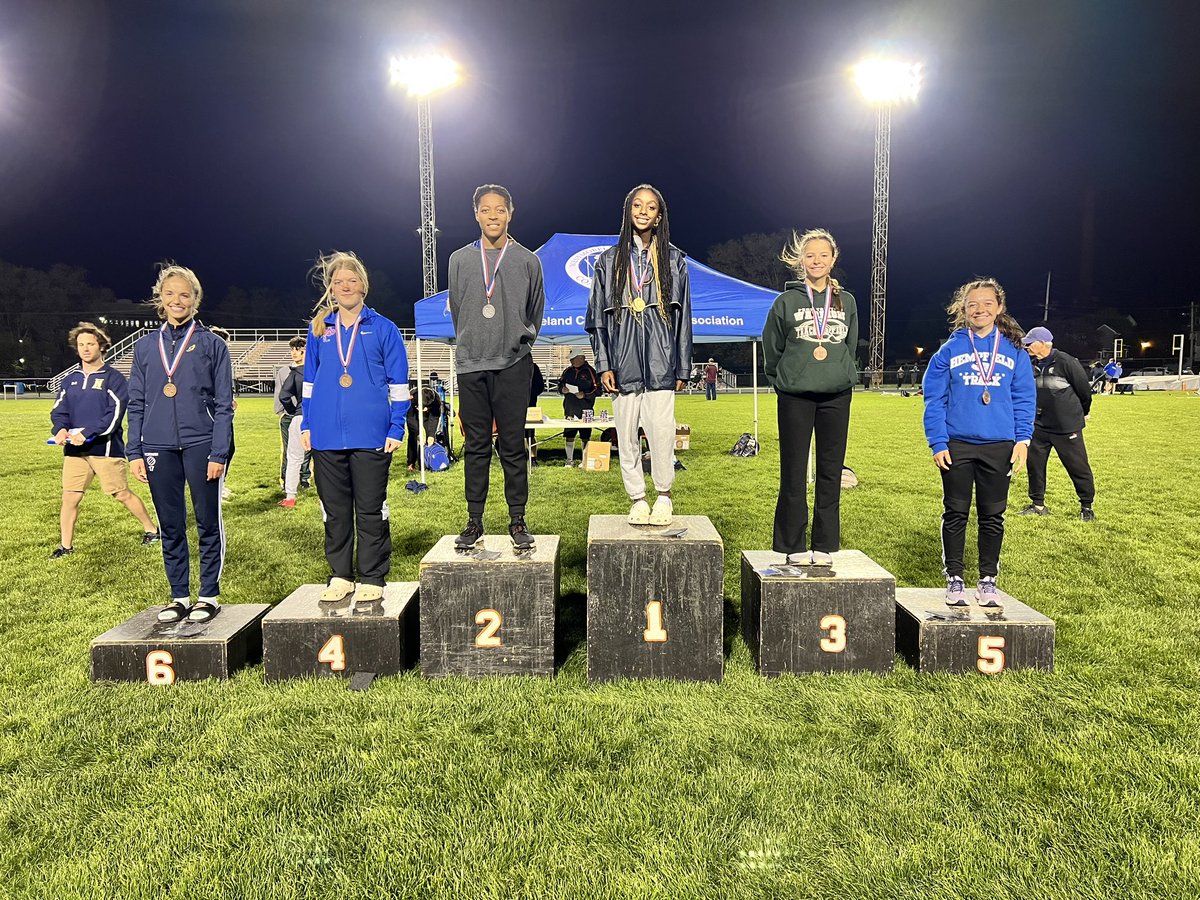 HempfieldAreaTF's tweet photo. Congrats Aiyana and Alexa for placing 2nd and 5th in the 200m! https://t.co/DVxEyXZ0k4