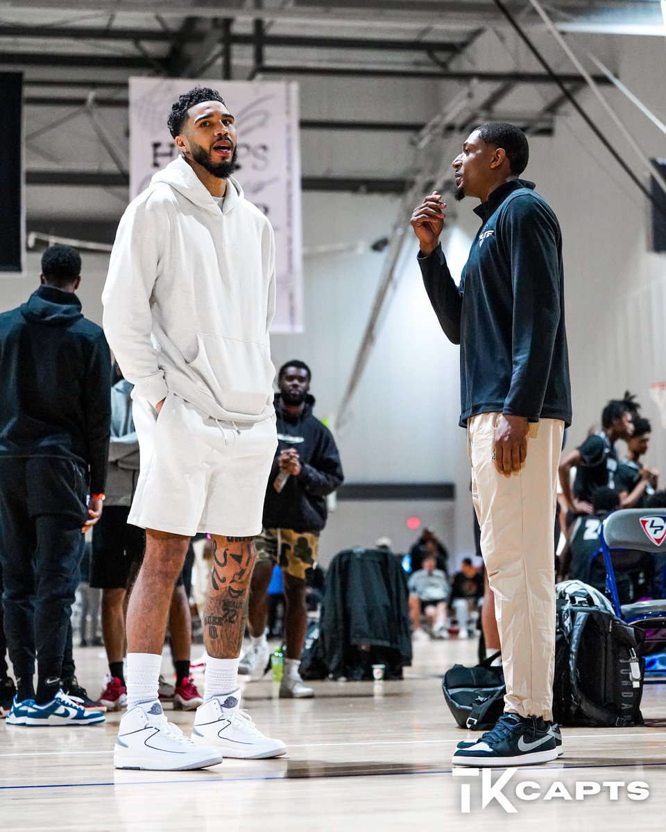 TKCapts's tweet photo. STL MADE 📸 

Jayson Tatum and Bradley Beal at Nike EYBL Session One ATL.

@jaytatum0 
@RealDealBeal23 
@BradBealElite 
@NikeEYB https://t.co/ze6ptWn8Ii