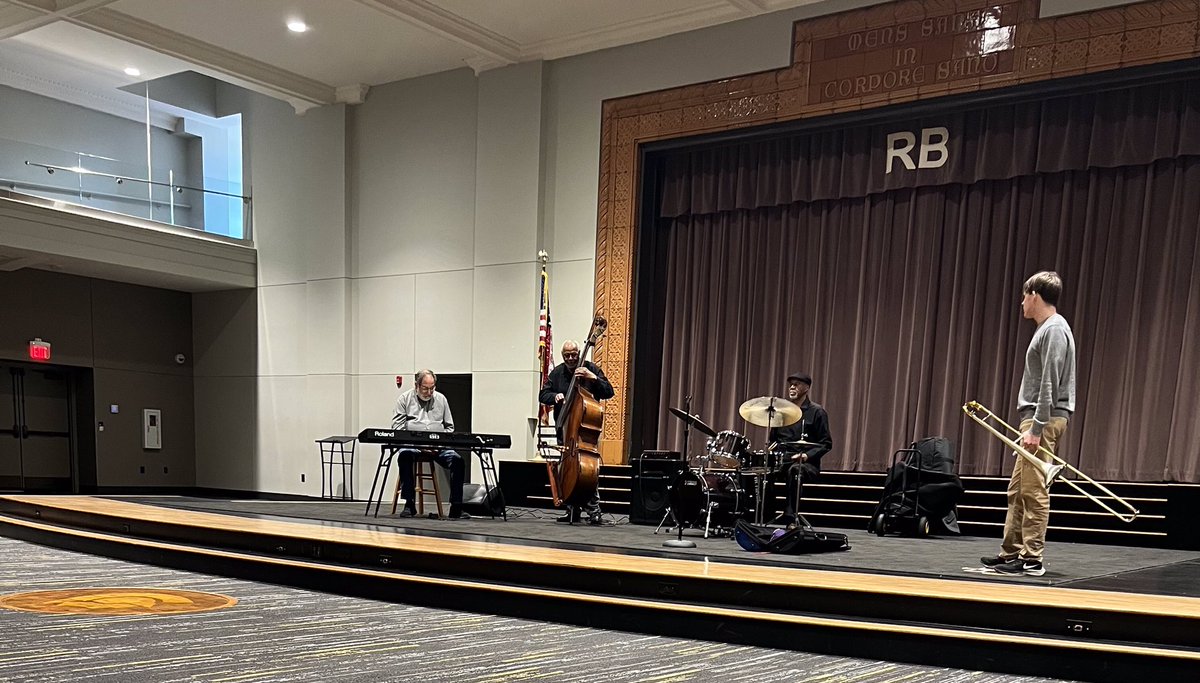 rbfinearts's tweet photo. A big thank you to CCJO @cincinnatijazz1 for playing for us today to close out #JazzAppreciationMonth 
Great insights for our students about listening, communicating, and working together - all with amazing music and soloists🎺🎹🎻🥁
“Let Freedom Swing!”
#ForwardToCreativeThings https://t.co/QASzQwN91M
