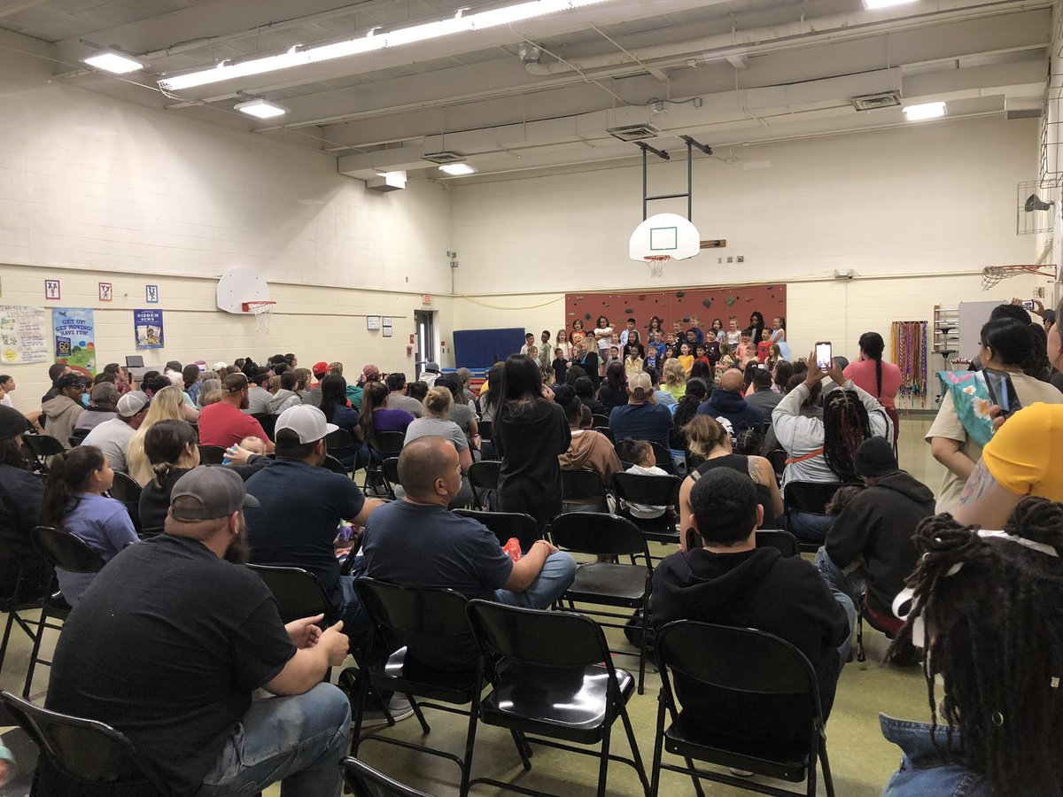 stonypointsouth's tweet image. 🎼 It’s Concert Season!! 🎼 1st and 2nd grades concert are the first on our program this year! #StayTuned #MusicPrograms #EagleFamily #AlwaysSoaring #FirstGrade #SecondGrade @dr_mboyce @kckschools