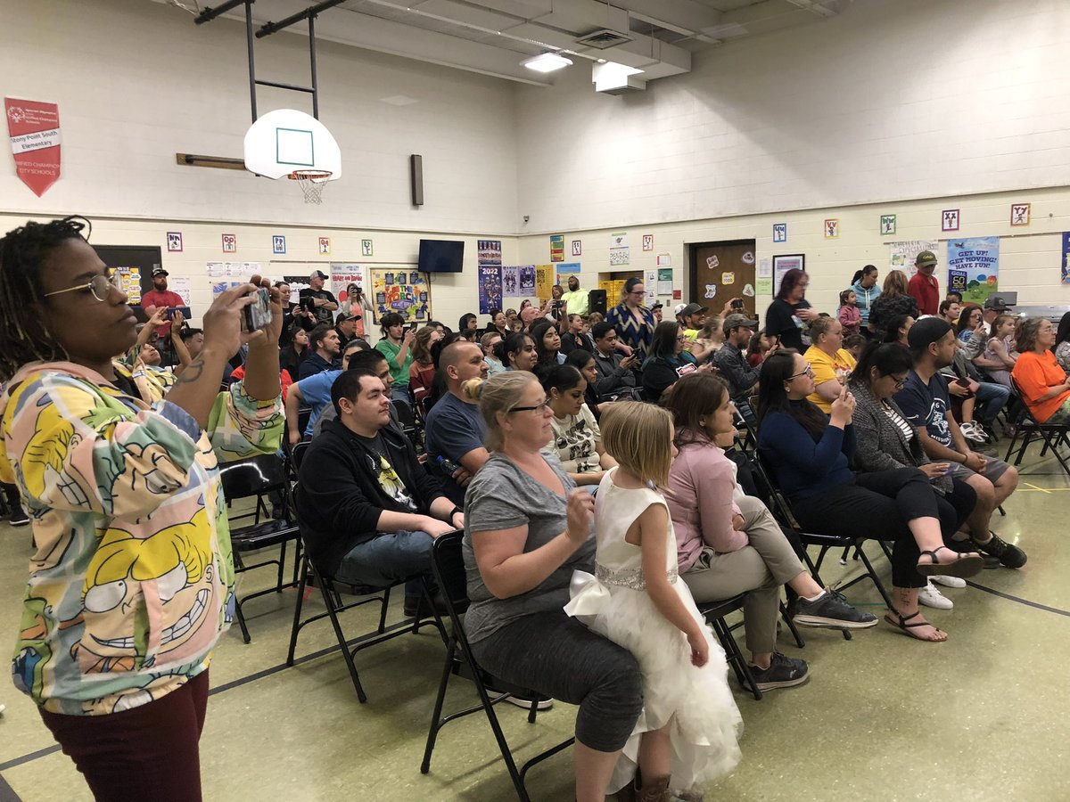 stonypointsouth's tweet image. 🎼 It’s Concert Season!! 🎼 1st and 2nd grades concert are the first on our program this year! #StayTuned #MusicPrograms #EagleFamily #AlwaysSoaring #FirstGrade #SecondGrade @dr_mboyce @kckschools