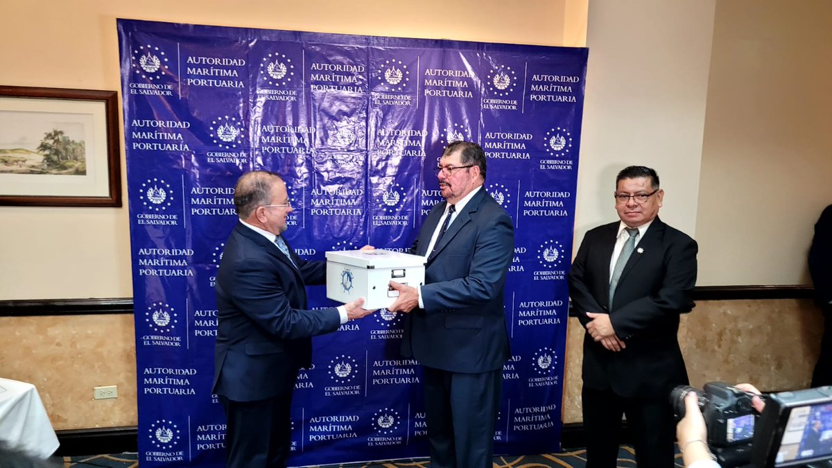 AMP El Salvador tweet media