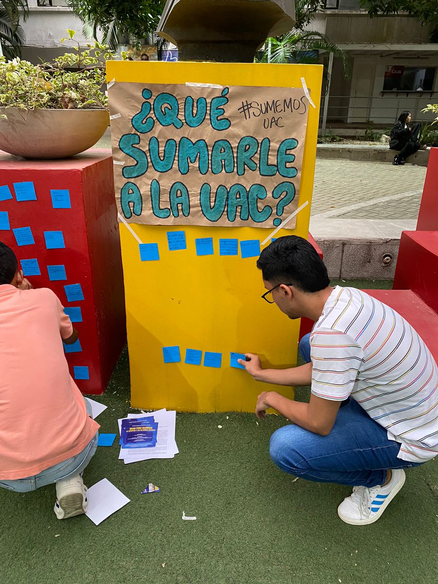Cridavid14's tweet photo. Hoy, la organización estudiantil SUMEMOSUAC le preguntó a los estudiantes que podrían sumarle a la Autónoma del Caribe, a raíz de los gravísimos problemas académicos y financieros. 

Seguimos organizándonos y defendiendo la educación como derecho 💙 https://t.co/w4hUcRW3Em