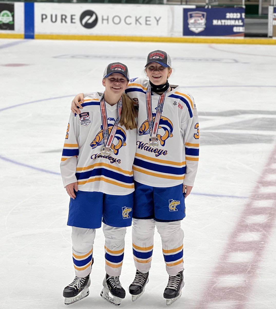GeorgeHansen's tweet photo. @hockey_samurai MN Walleye-U13 National Champs ! https://t.co/wwB7gwnHqE