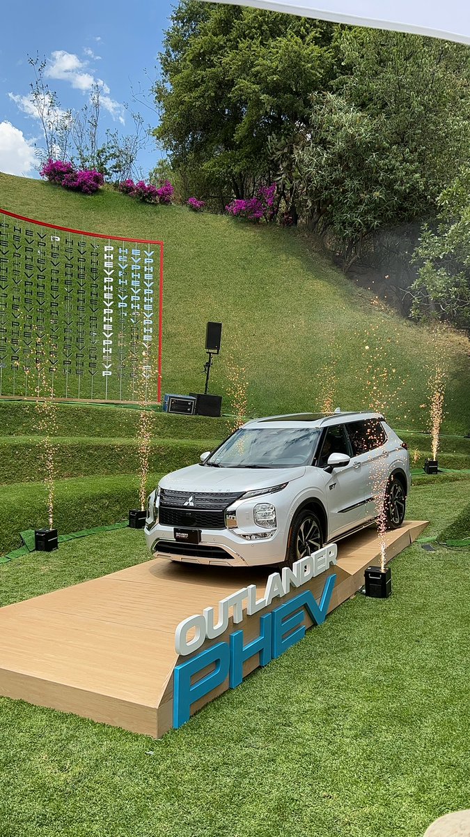 luisdemen's tweet photo. Hoy fue la presentación oficial del nuevo Outlander PHEV de @MitsubishiMex en Mexico, en unos días la probaremos en ruta para contarles más a detalle https://t.co/xCmf9XJLCH
