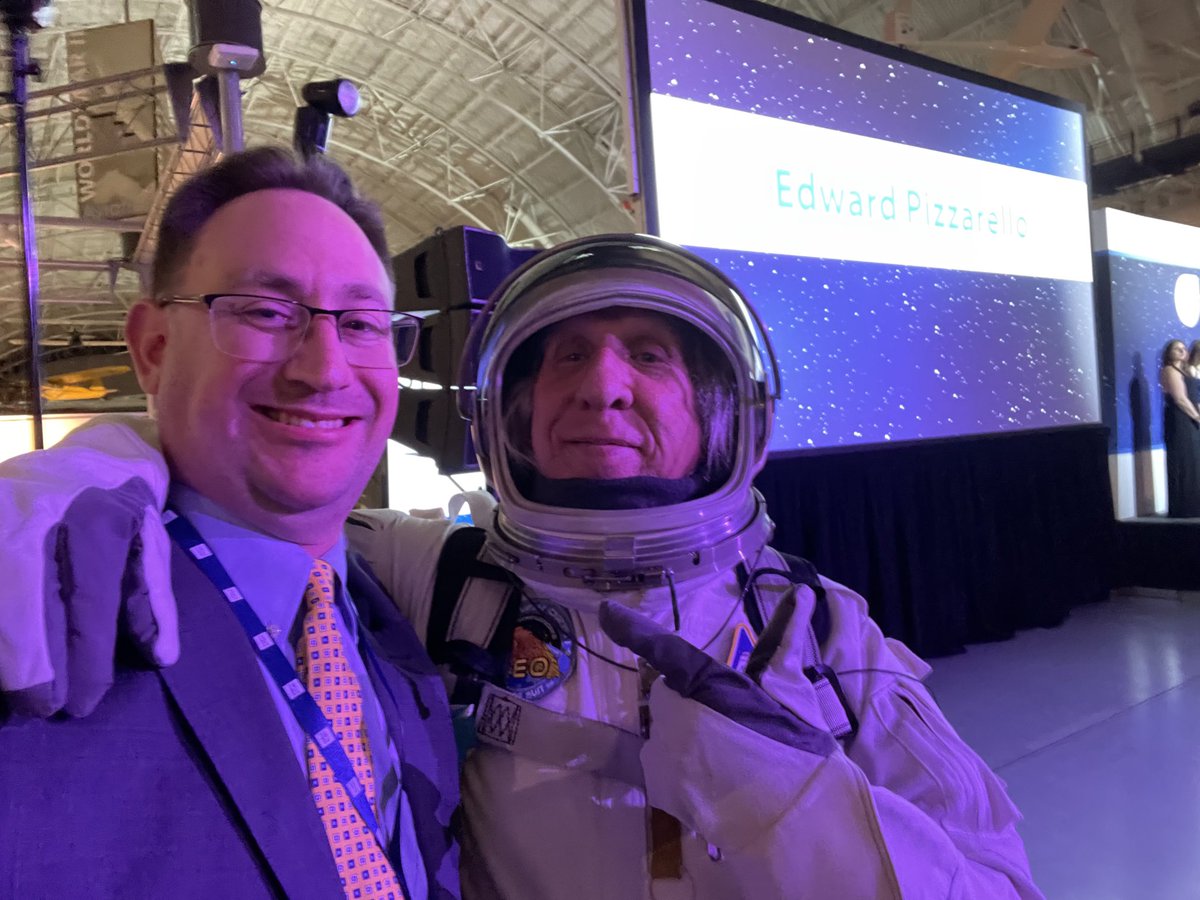 Best moment of my night (full of so many incredible moments seeing old and new friends), thanks to ⁦@ranflyer⁩ for a selfie with the first Space Cowboy at the ⁦@freddieawards⁩