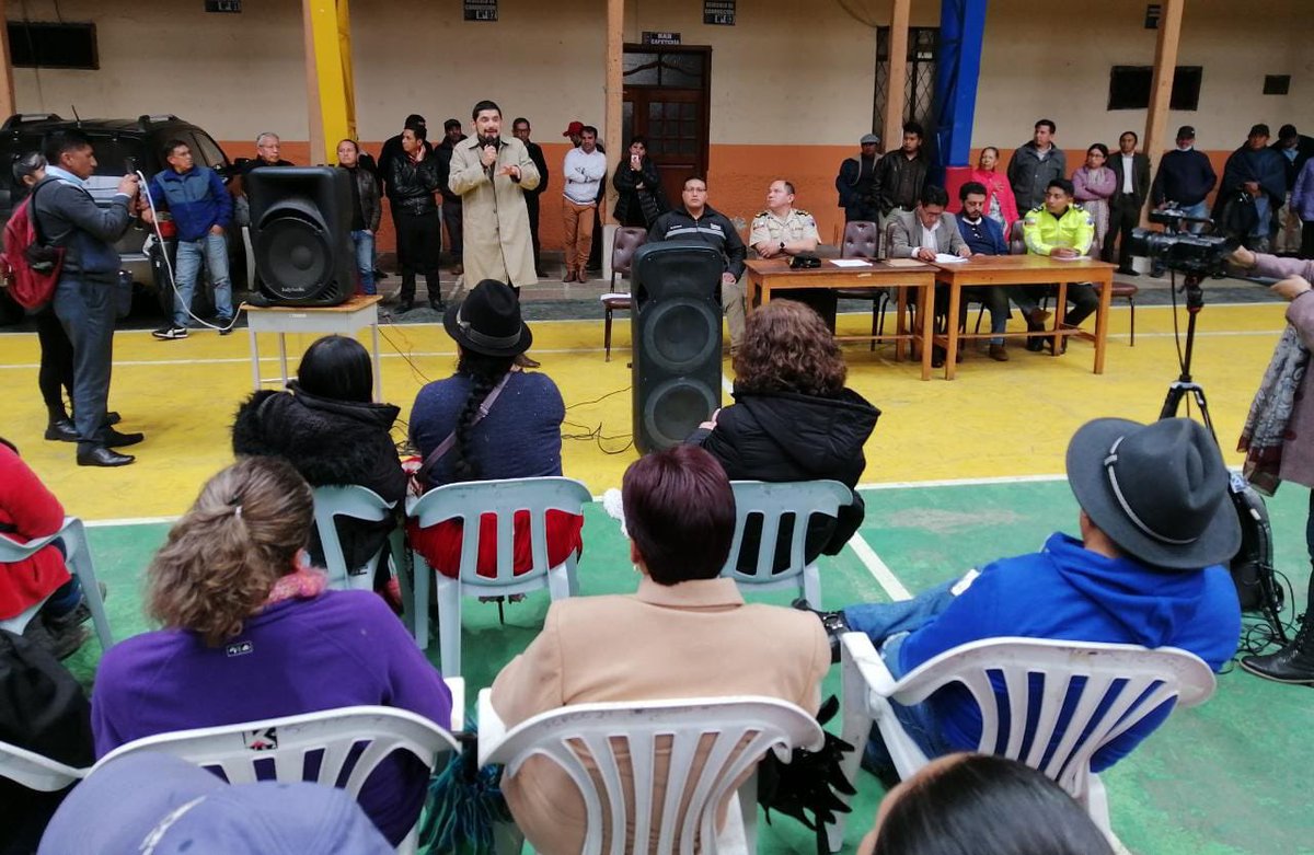riwilo2002's tweet photo. ¡La seguridad es una tarea de todos!

Aplaudimos la iniciativa de varios grupos sociales del cantón Cañar que se han juntado para combatir la delincuencia.

Desde el Gobierno del Ecuador hemos asumido varios compromisos para recuperar la calma de nuestras franciscanas ciudades. https://t.co/E5OjBlYx9t