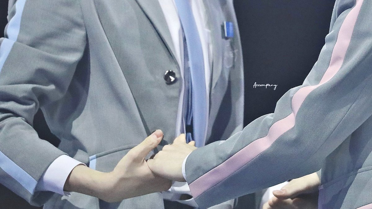 minixbominnie's tweet photo. เขินขนาดมือบินฮ่าวมากกกก ที่มาของคำว่าเหมาะสม🥹🥹 #binhao #บินฮ่าว https://t.co/wozvLzun3V