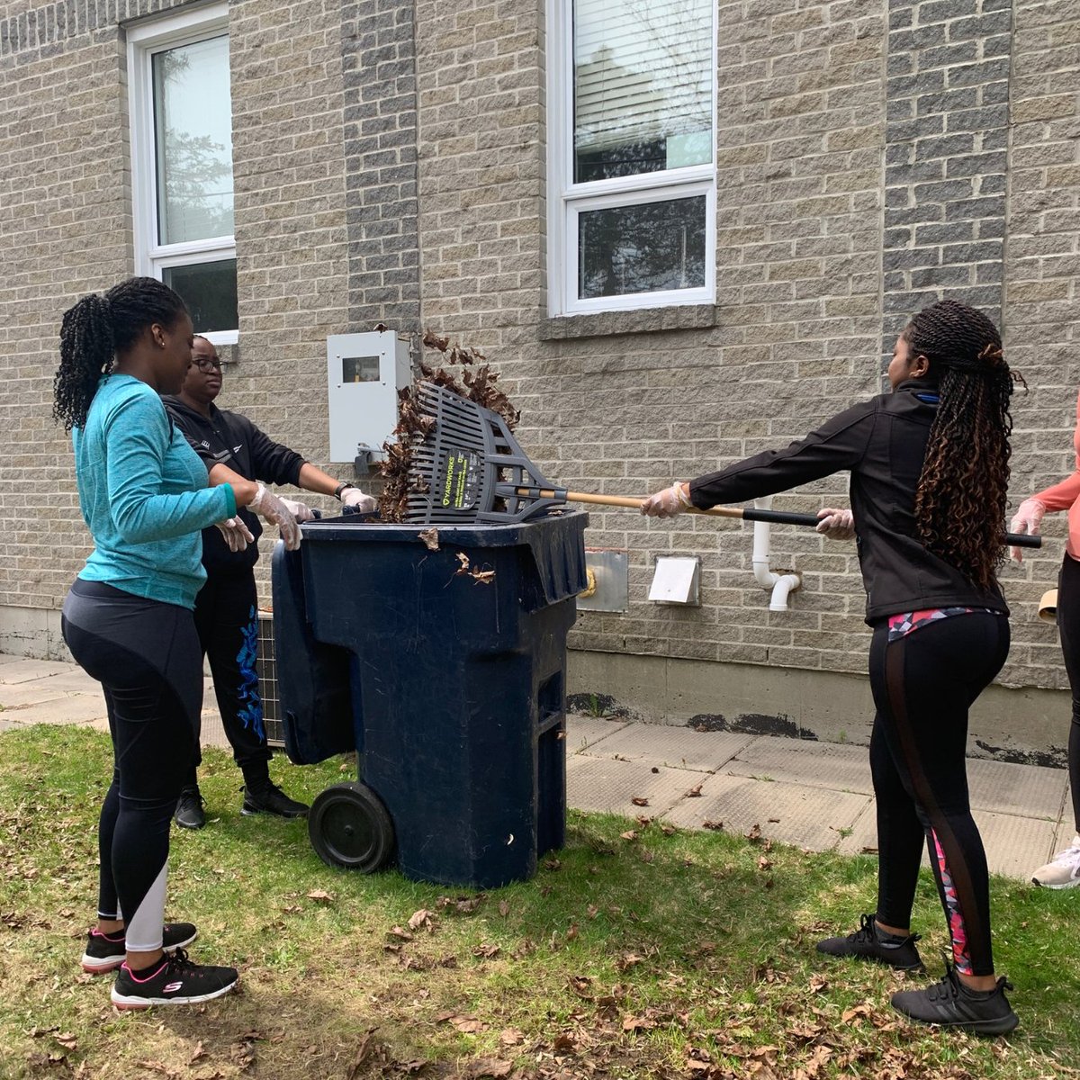 MerrickPS's tweet photo. #EarthDay2023 was a HUGE success at #MerrickPrep!  We cleaned up garbage and debris from our campus and surrounding area; parking lots, curbs, etc.  

#EarthDay #baordingschool #merrickville #community #cleanup #earth https://t.co/FBzKCTgTZW