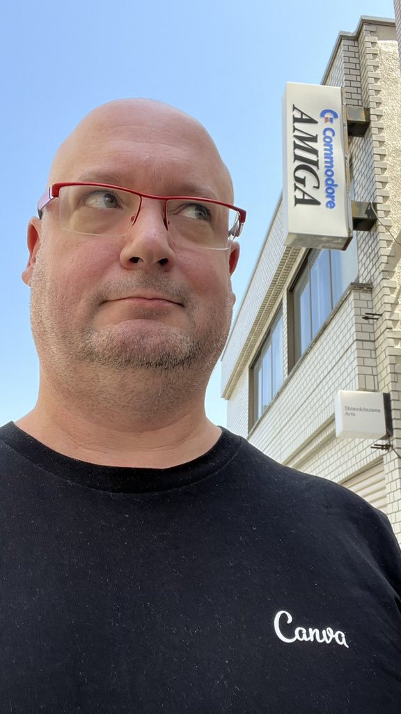 Slippery Seal tweet media