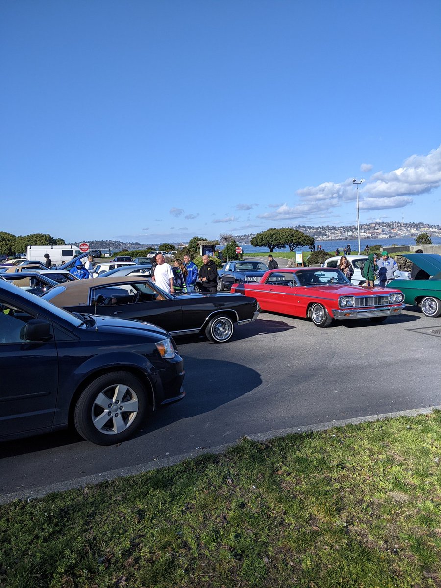 Fifi94587752's tweet photo. APR 27: CAR CRAP @ THE DON ARMENI BOAT RAMP! ��🚗🛻🚐🚚🏎️ gather because they can. THE NEIGHBORHOOD HAS HAD ENOUGH OF THIS SHIT!  Control access to the DABR, 2 much reckless driving in pedestrian area. 
@SeattlePD
@SeattleParks 
@MayorofSeattle
@westseattleblog
@AlkiCommCouncil https://t.co/bNLvDZ7oYb