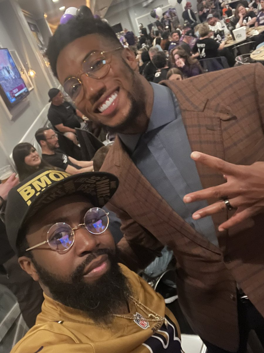 mrbez4ever's tweet photo. All Pro Marlo told me “You got the right jersey on @Lj_era8 ” @marlon_humphrey #RavensFlock #DraftNight #BmoreLikeUs https://t.co/Y3GOVscvXb