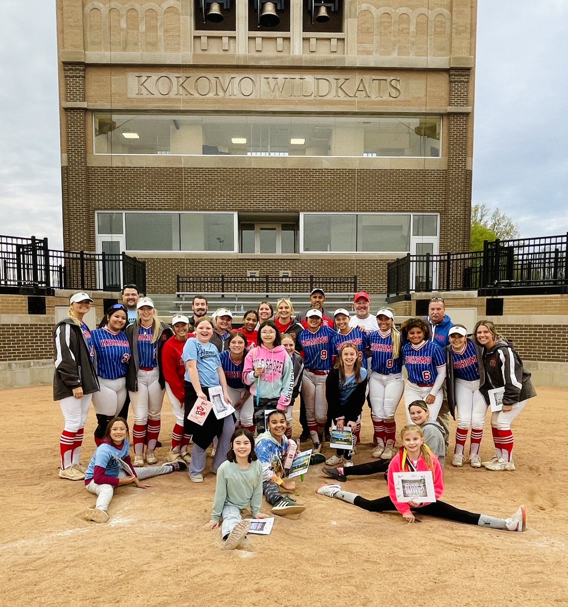 Mrs. Susong (@mrssusongvp) on Twitter photo A big THANK YOU to 10U KUBS Flames for spending their evening cheering on our 🥎LadyKats! We loved having our future 🥎LadyKats in attendance! ❤️🥎💙<a href="/KHSKatsCoach/">Principal Susong</a> <a href="/Kats_Principal/">Principal Blessing</a> A big THANK YOU to 10U KUBS Flames for spending their evening cheering on our 🥎LadyKats! We loved having our future 🥎LadyKats in attendance! ❤️🥎💙<a href="/KHSKatsCoach/">Principal Susong</a> <a href="/Kats_Principal/">Principal Blessing</a>