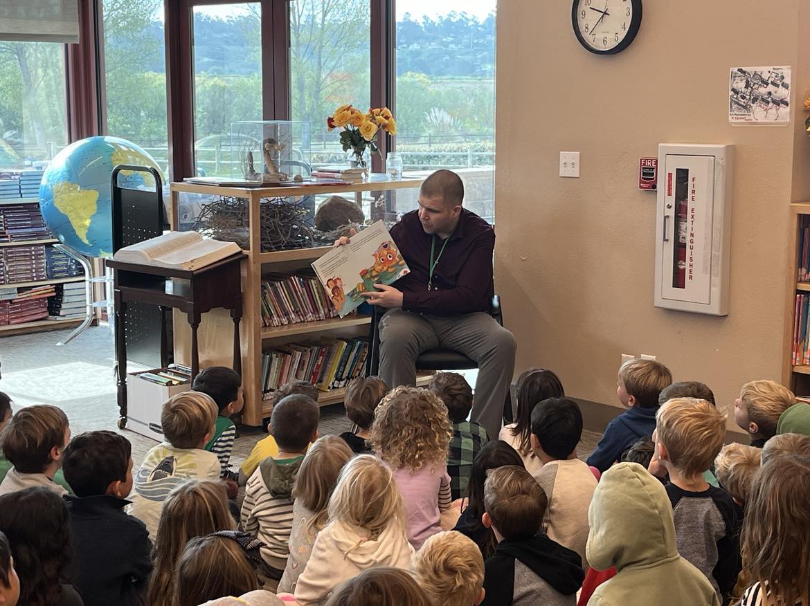 JohnMasiulionis's tweet photo. Through the power of #reading, #kids can learn that #magic can be found within our world. π¦πΏπ¦π½π¦ππ§π§π½π§πΏ
#Grateful for the #opportunity to share @PRFromTheHeart's #StoryTime with #MrJohn with nearly 100 pre-kindergarten, kindergarten, & first grade students in #Encinitas. πππ΅ https://t.co/kN6qt2bKFh