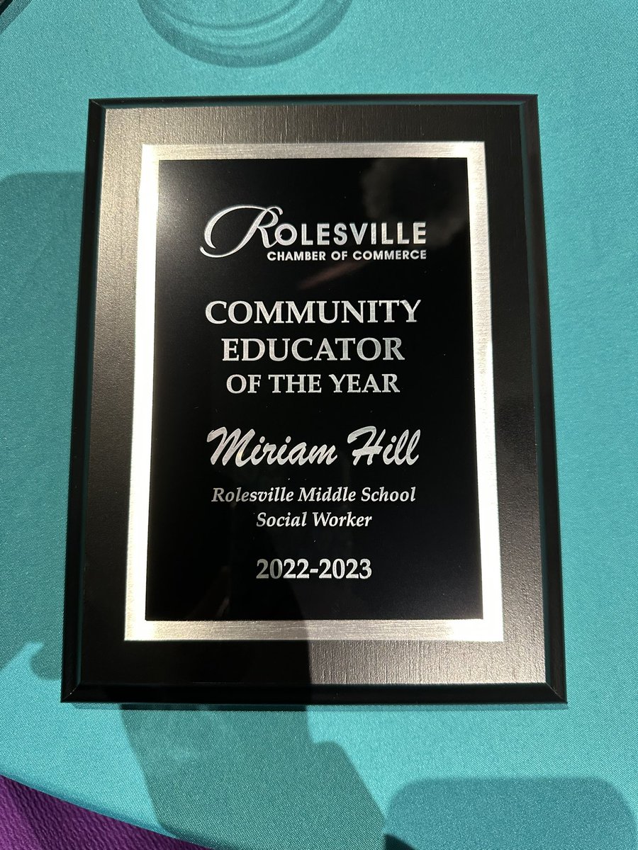 Congratulations @MiriamHillSSW for receiving the Community Educator of the Year award from @rolesvilleNC1 Thank you for your hard work and dedication to @RolesvilleMS You deserve this and more!!! #mysocialworkerrocks #exemplaryservant #passionandpurpose