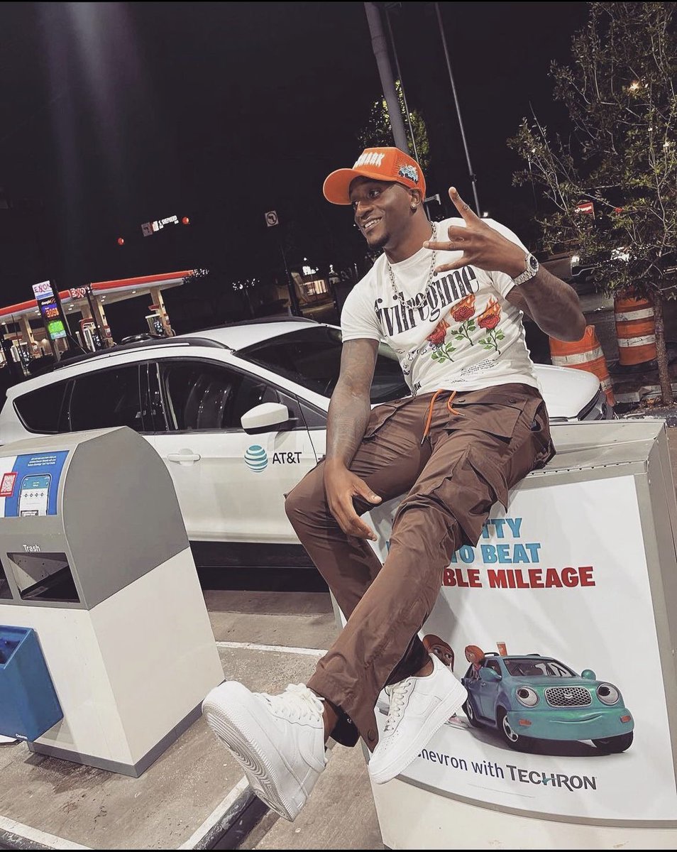 joejack_8's tweet image. I compete with myself like I’m the only man alive. 🤎🧡🤍🦈, RARE!