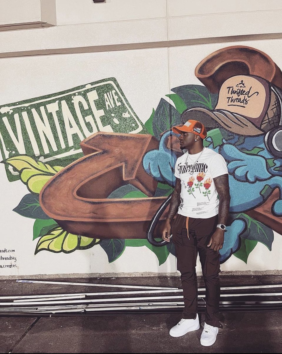 joejack_8's tweet image. I compete with myself like I’m the only man alive. 🤎🧡🤍🦈, RARE!