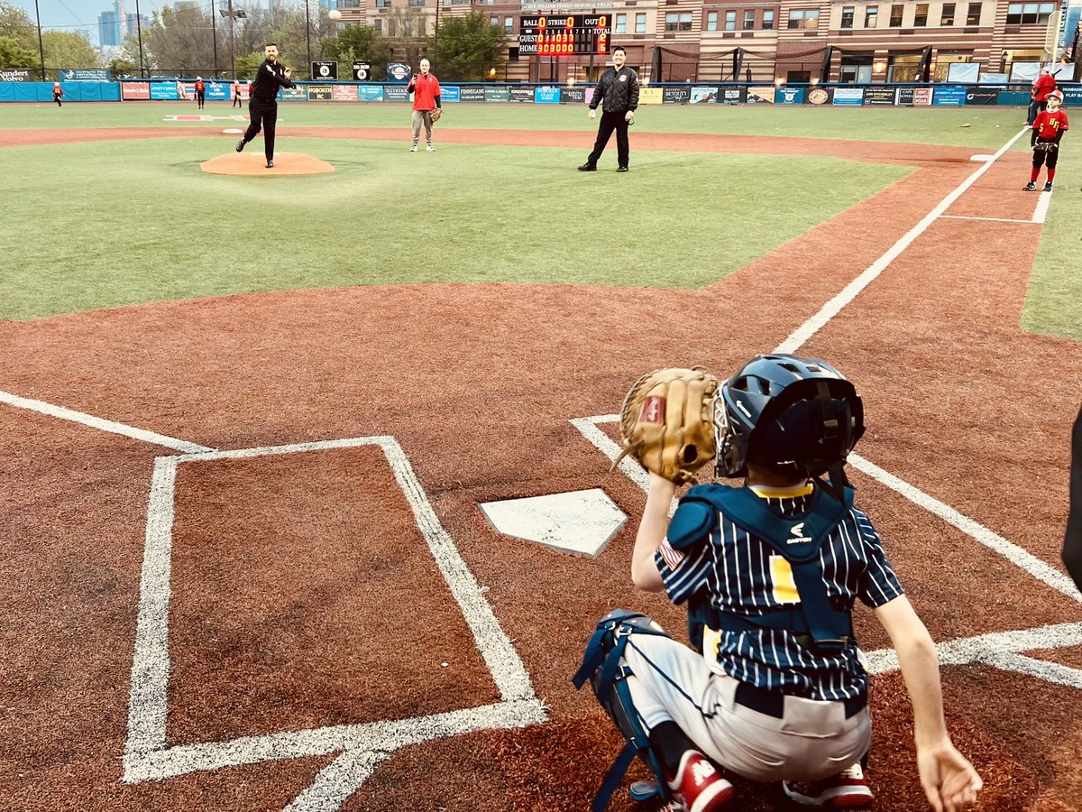 olivera_david's tweet photo. Today was the “Rivalry Game” between the Hoboken Little League HPD and HFD teams. Great time meeting the kids and spending time alongside them. Thank you to both the @HobokenPBA2 and @HobokenPSOA2 for purchasing the team a brand new team bat. Lets Go HPD Little League Baseball! https://t.co/K1GlOQIQpu