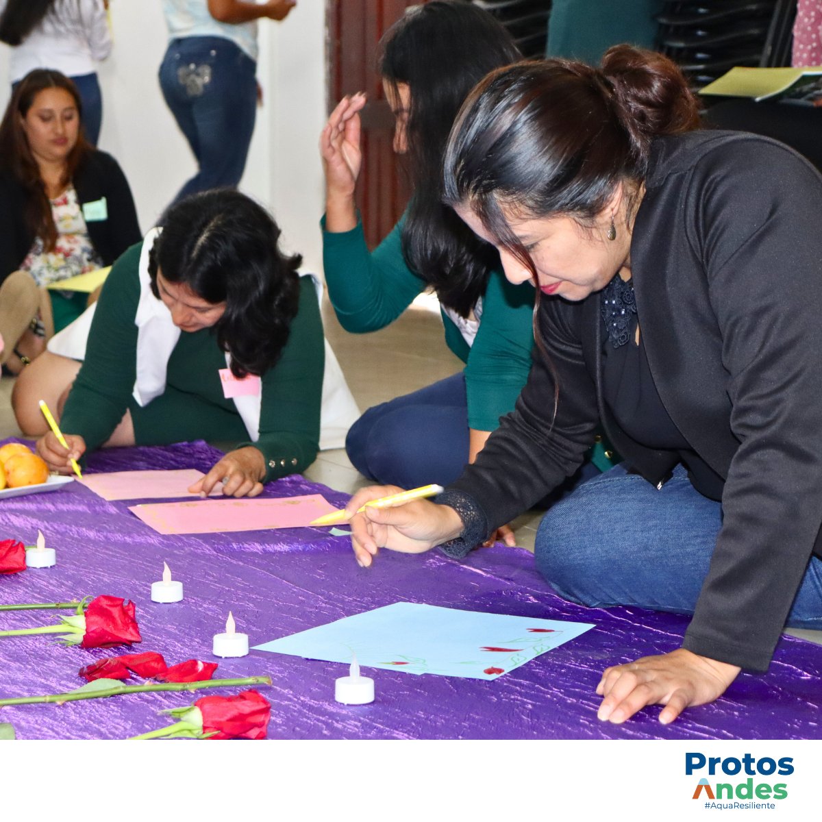 Protos_Andes's tweet photo. ¡Hoy iniciamos la Escuela Binacional de Mujeres! 💪💪Cuidadoras del agua en la cuenca #MayoChinchipe en #Ecuador 💙y #Perú ❤️.  

El #ProgramaCuidar, Protos Andes, @joinforwater  y sus aliados 🤝 impulsan la gobernanza participativa y sustentable del agua. 💦 https://t.co/fT1RnIlID1