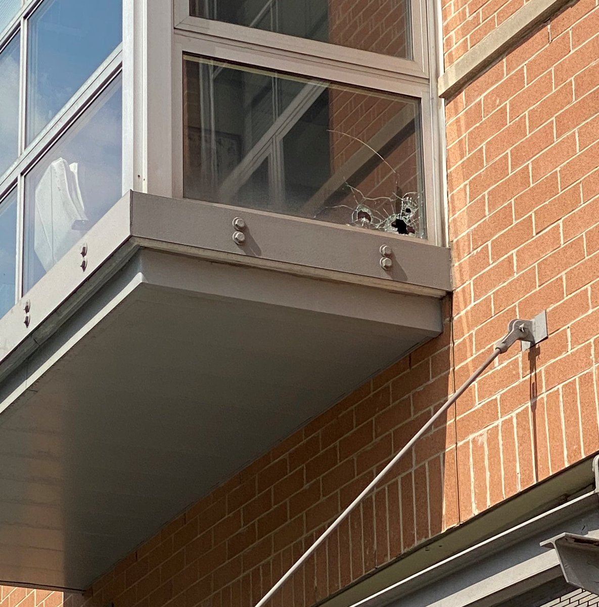 alanhenney's tweet photo. Miraculously,  DC has not had a contact-shooting reported all day long! But gunshots did hit the windows at @busboysandpoets around 1:42 a.m. today at 14th St and V St NW. No injuries. #CardozoDC @sabelward1 https://t.co/tV3T71f3pY