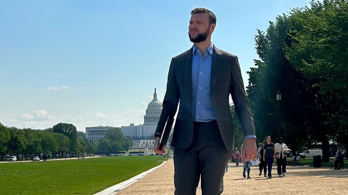 In recent days, I've had the privilege of meeting with esteemed members and staff of both the U.S. House and Senate. I am grateful for their valuable time and the conversations we've had around the current crypto climate were very informative. SafeMoon will continue to bring