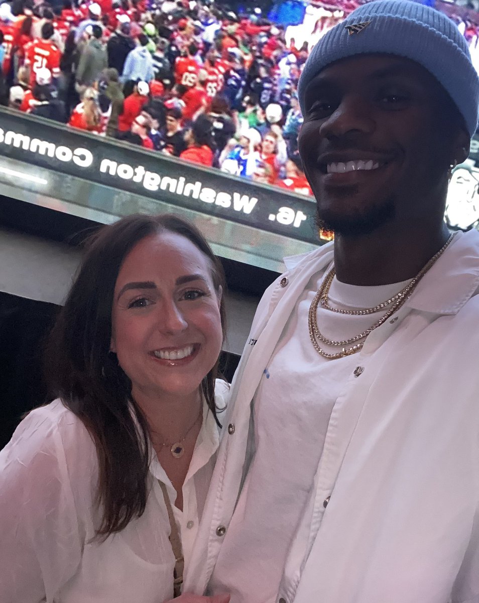 LoMacTweets's tweet photo. The #NFLDraft is very fun. Highly recommend every city host one! Thanks for the pic @MVS__11! https://t.co/tBgb3RqO7O