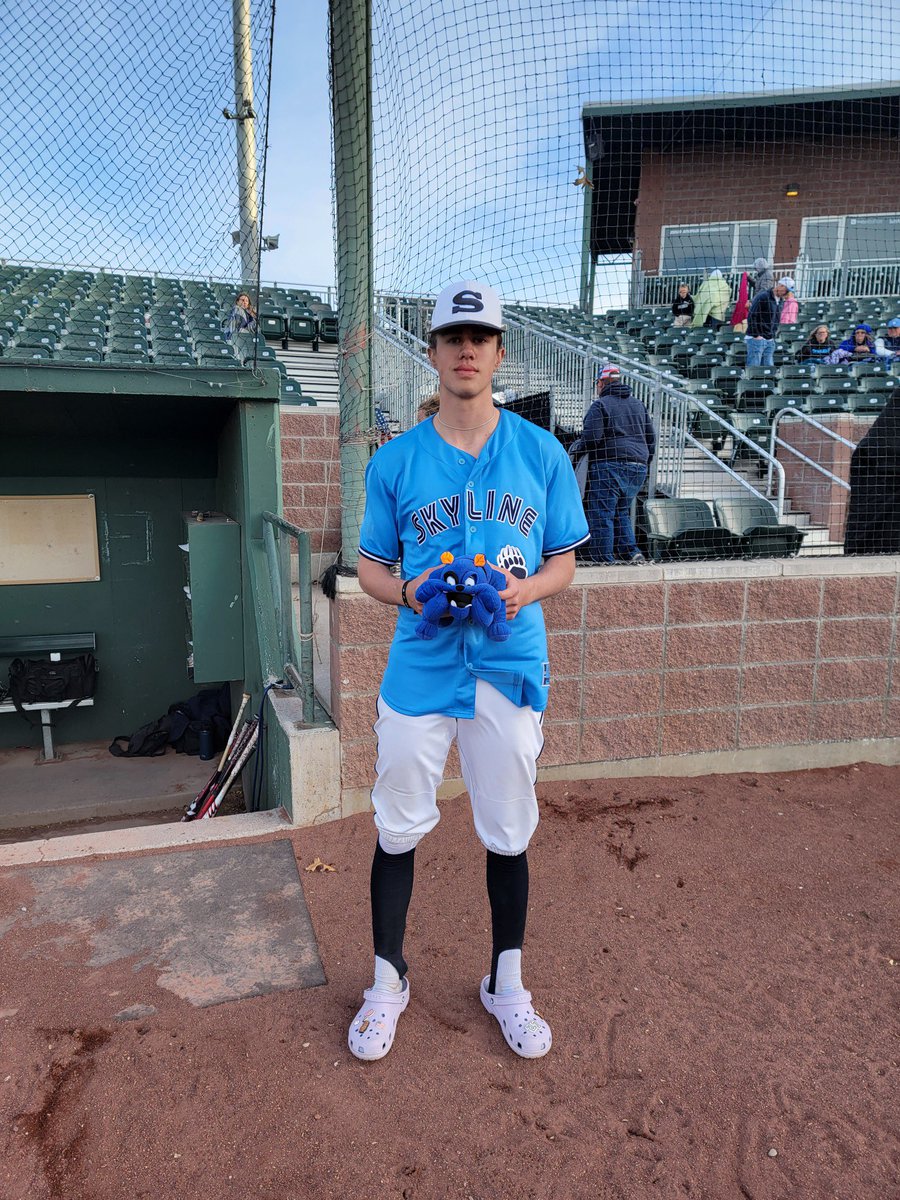 shsgrizzbsbl's tweet photo. Grizz take game 2 of today’s DH against the Tigers 4-1 behind another stellar pitching performance from the BULLDOG POTG @_NateHurst ! He ALSO threw a CG scattering 5 hits to go with 1 ER 3BB’s and 4K’s! Your Grizz will be going for the sweep tomorrow at 4 at Melaleuca Field. https://t.co/QgufAOoHBA