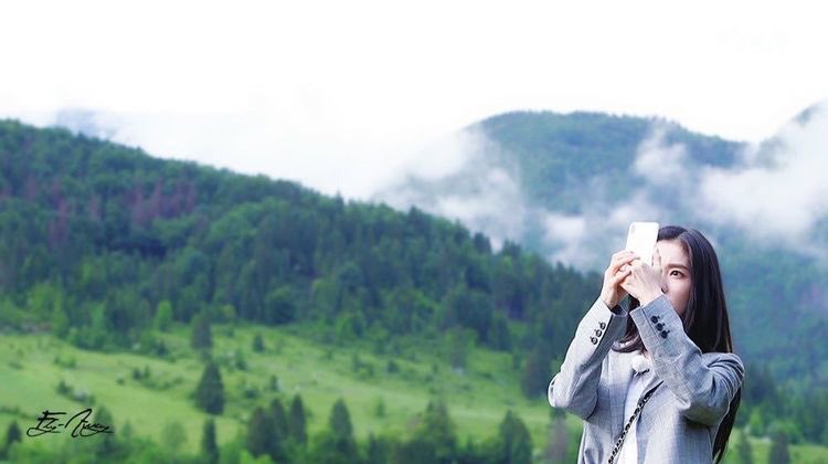 Estou amando fazer um filme de romance entre duas mulheres. Gosto de estar sendo um símbolo de inclusão. Também amo contracenar com minha parceira de trabalho. Espero que gostem mesmo, pois estou com uma nova experiência e aprendendo com os cenários.