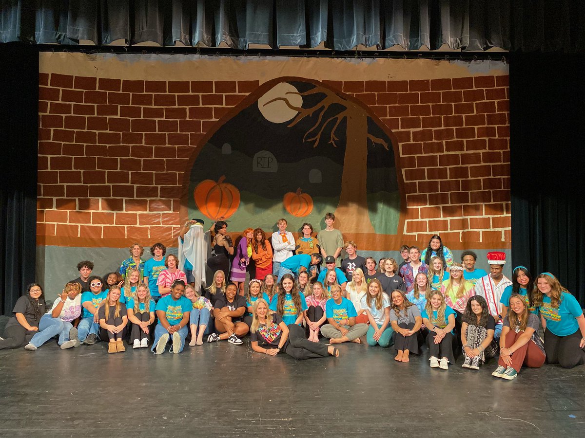 DeLand High Renaissance tweet media