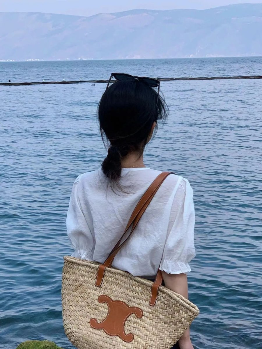 kittycutiest's tweet photo. The ocean makes me feel really small and it makes me put my whole life into perspective https://t.co/KLCWfndUzW