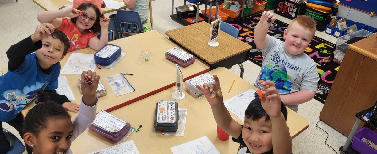 Using the recycled crayons we made yesterday to draw and color with. They were so excited to try them out. ♻️ ➡️🖍

#ashlandsoar #EarthMonth