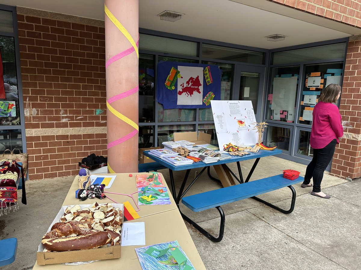 APSChristensen's tweet photo. It was a special night @APSDrew celebrating #diversity during our Multicultural Night! Thank you to our school community for your support in making it a fun, memorable night for all! @Gaither_Tracy @APSVirginia @DrewPTA https://t.co/kxksy4B35C