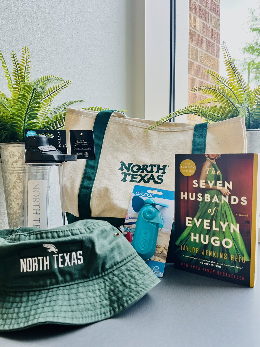 BNatUNT's tweet image. Summer essentials we are carrying in our “ludicrously capacious” tote bag ☀️🏖️ From beach reads to UNT gear, we've got you covered for a day in the sun 🌊 #BarnesandNobleCollegeUNT #UNTBookstore #BeachEssentials