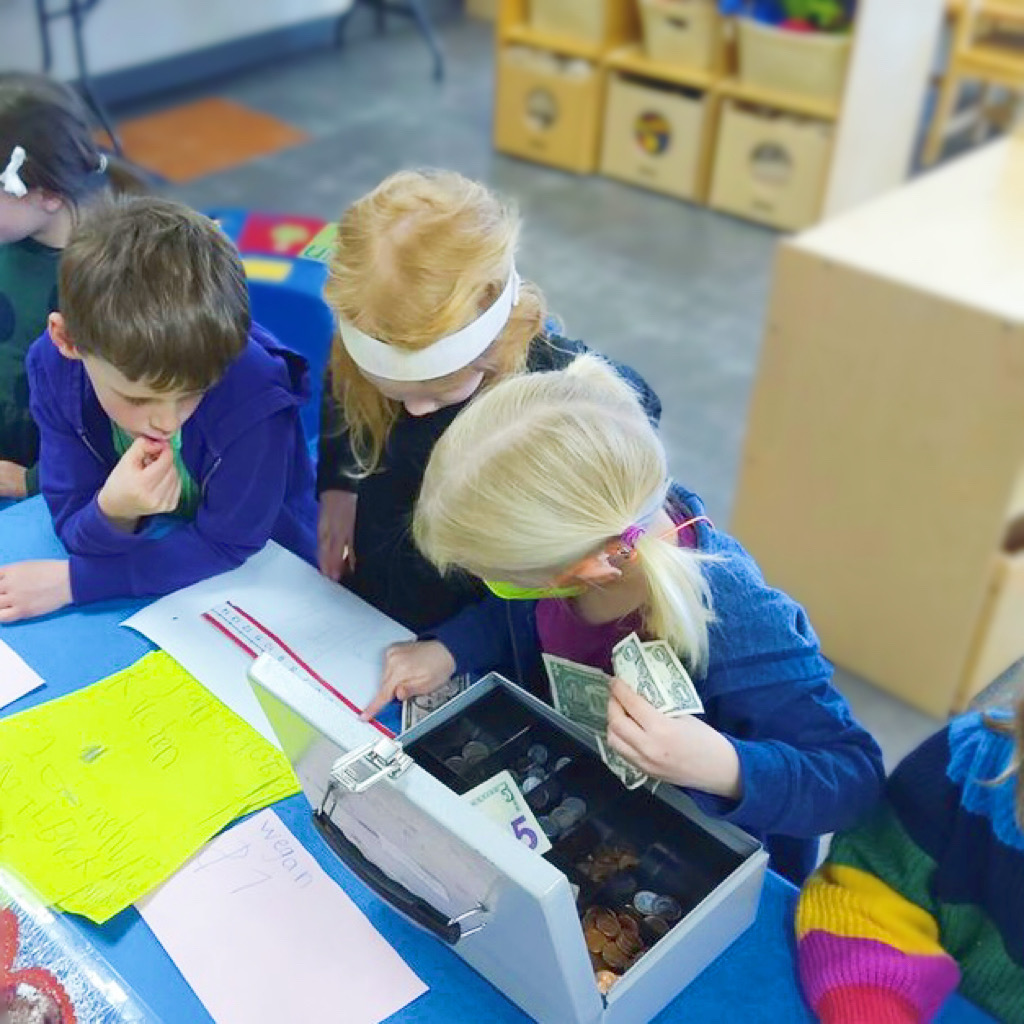 GSPDX's tweet image. Kindergarten entrepreneurs! Our little chefs learned about money and math through baking yummy treats for our recent IB unit, 'Where money comes from'. #IBeducation #YoungEntrepreneurs 🧁💰