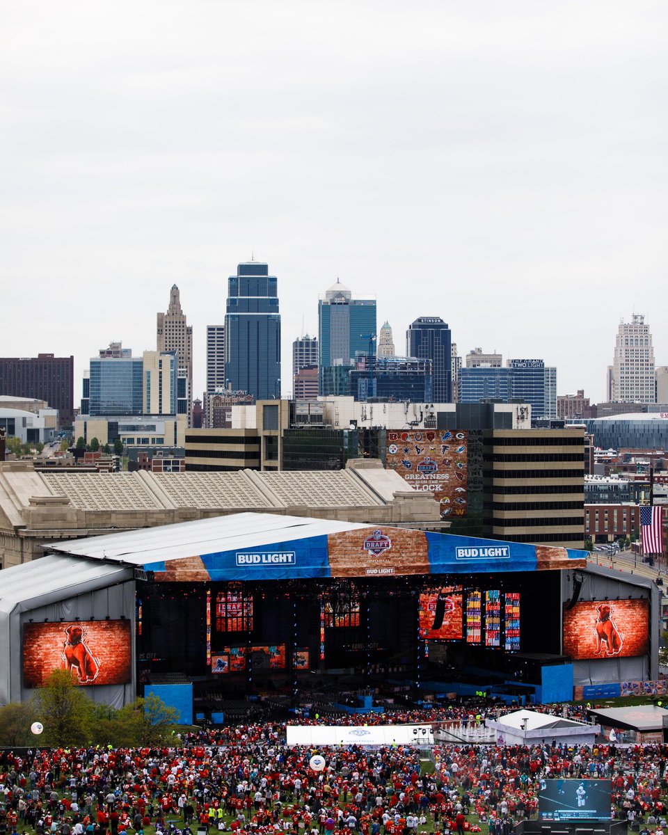 📍The big stage 

#NFLDraft