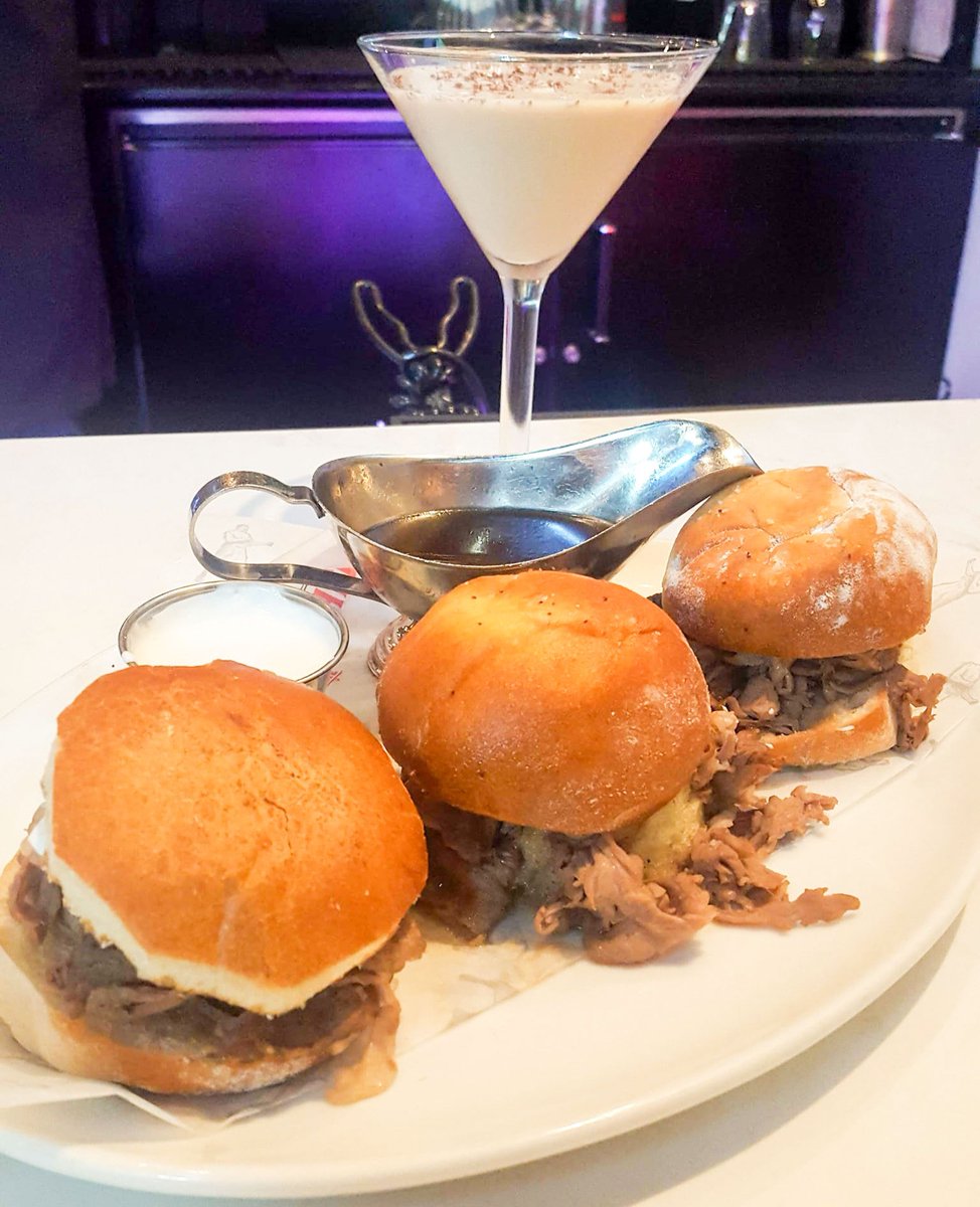 Who wants a bite of these delicious Prime Rib Dip Sliders? #NationalPrimeRibDay