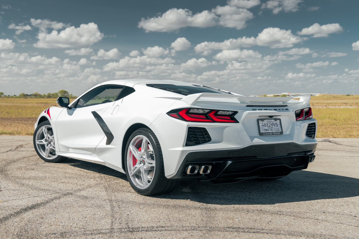 HennesseyPerf's tweet photo. Not your grandfather’s Corvette 😎 #Supercharged
#Hennessey #Chevrolet #Corvette #C8stingray #H700 #C8z06 #z06 #CorvetteLifestyle #HennesseyPerformance #SummitWhite #Lt2 #DailyDriver @chevrolet https://t.co/JsGXNE1sNF
