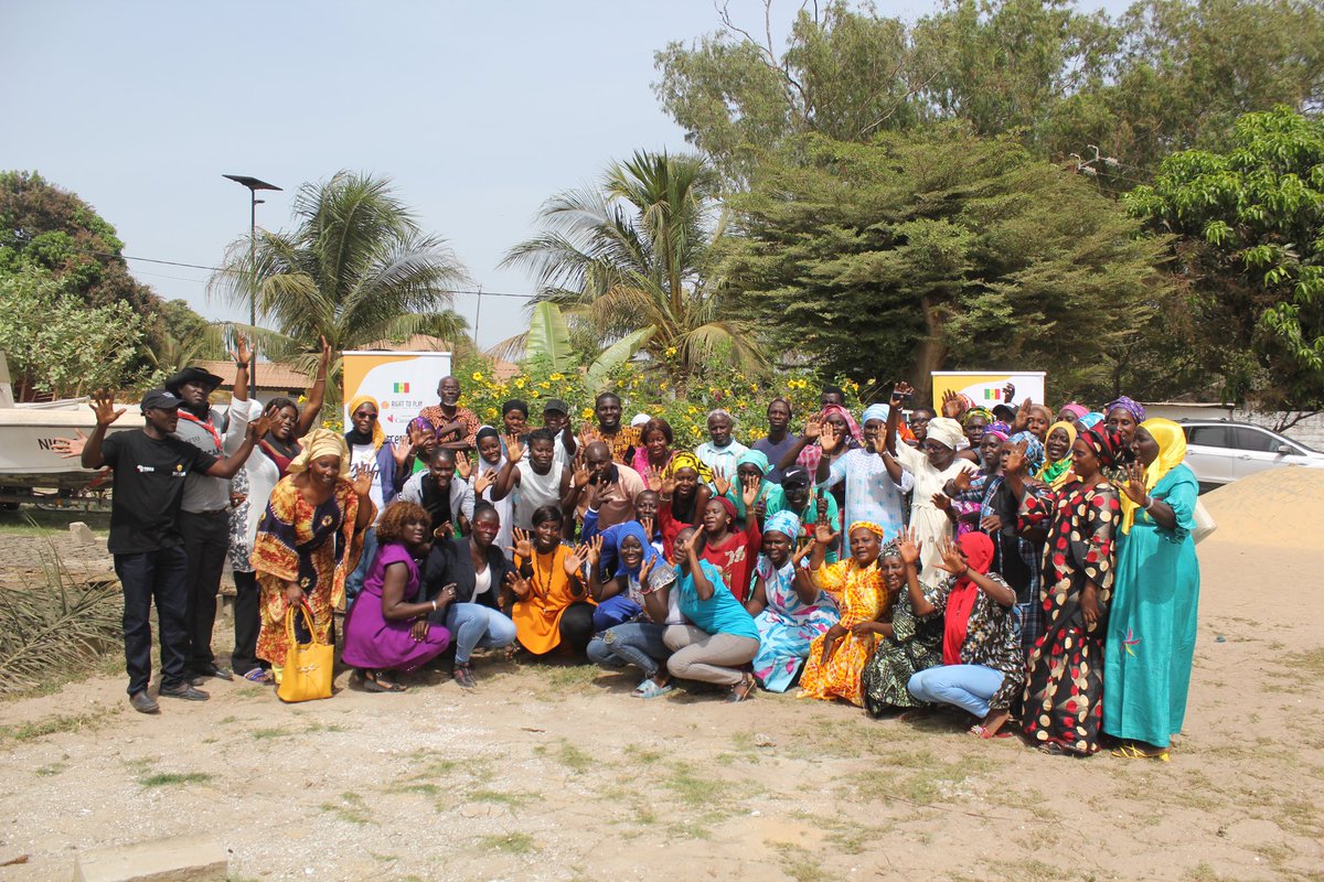 HalimaDiallo18's tweet photo. 1/2. Lors de ma dernière mission à #Ziguinchor #Oussouye #Diembering #Mlomp #Bignona #ThionckEssyl #Sedhiou #Djirédji #Bambali 

J’ai renforcé les capacités de plus de 200  acteurs communautaires https://t.co/iWJQRxqYDl