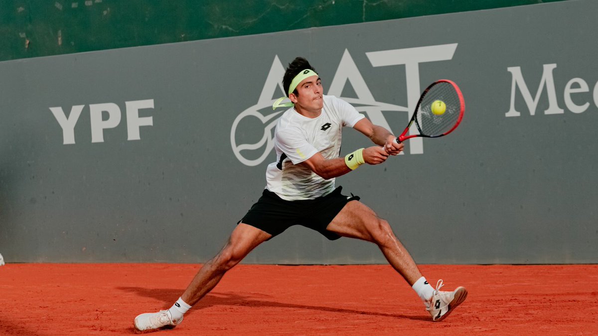 puppotenis's tweet photo. 8F #Challenger @buenosairesLTC
@AATenis #LegiónSudamericana
• @hernicasa a Joao #ReisDaSilva (BRA) 6-1 6-7 (2) 6-4.
• @RomanBurruchaga (foto) a Gustavo #Heide (BRA) 6-1 6-2
• @marianonavone1 a @_BautiTorres 7-5 0-6 7-5
• #SeibothWild (BRA) a Murkel #Dellien (BOL) 6-1 3-6 6-1 https://t.co/ng6SBCw9xc